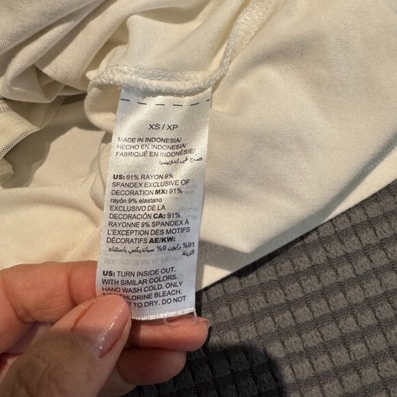 WHITE HOUSE BLACK MARKET cream gold pullover top EUC - Picture 5 of 6